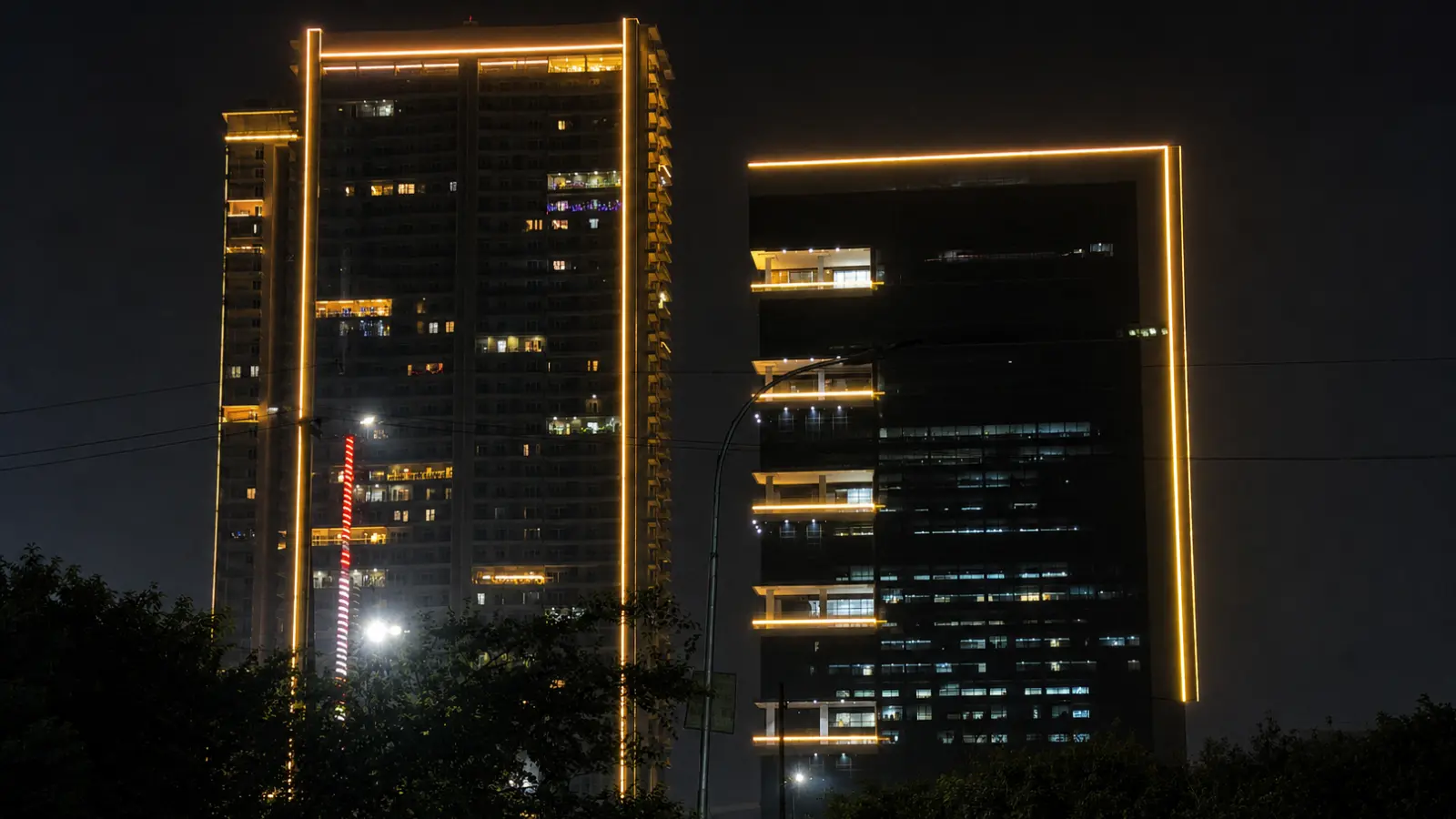 Supertech Supernova Astralis Grade-A office tower on Noida Expressway, Sector 94