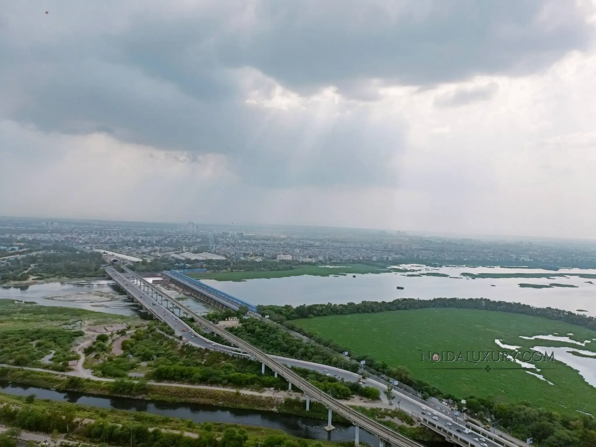 3 BHK apartment for lease near Delhi border – Supertech Supernova Nova Residences, Sector 94